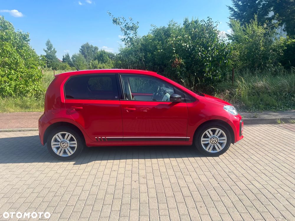 Volkswagen up! TSI beats - 1