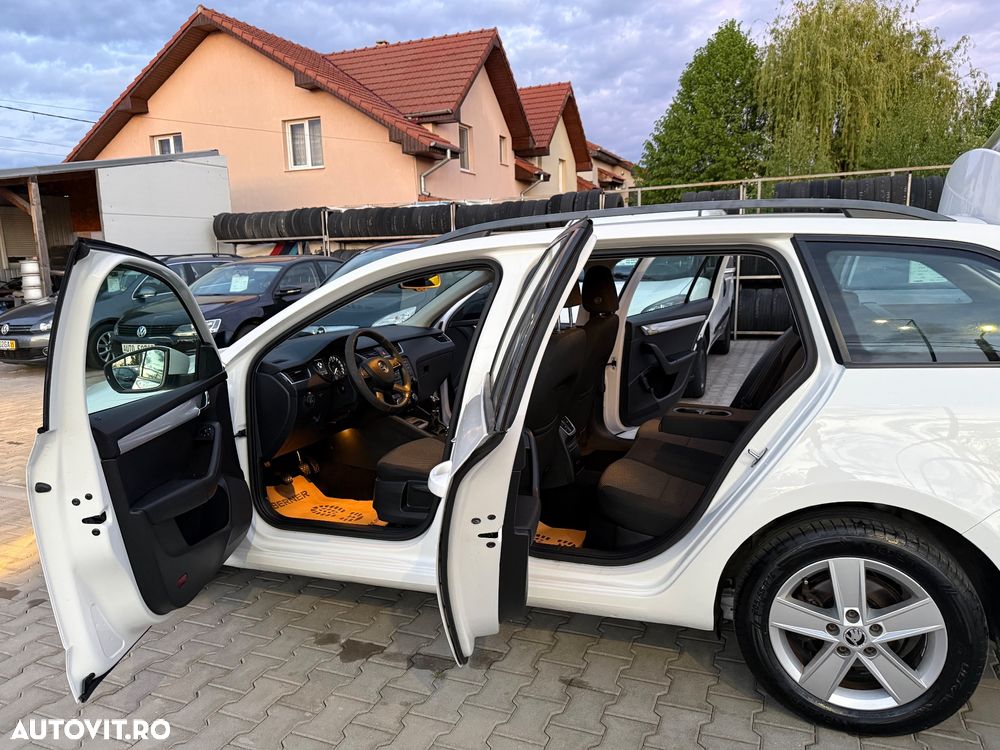 Skoda Octavia 1.6 TDI Green tec 4x4 Elegance - 40