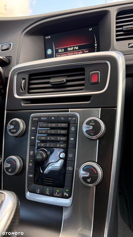 Volvo V60 D4 Drive-E R-Design Summum - 14