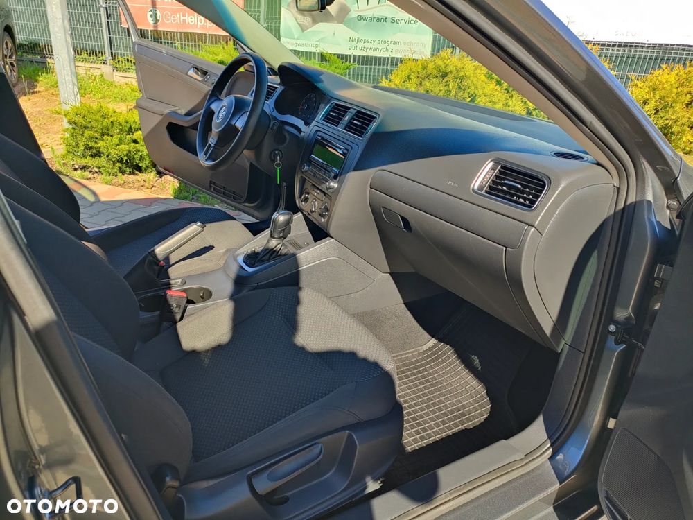 Volkswagen Jetta - 19