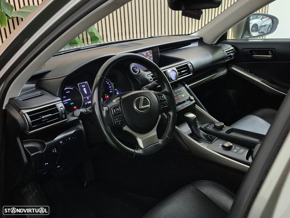 Lexus IS 300H Executive - 41