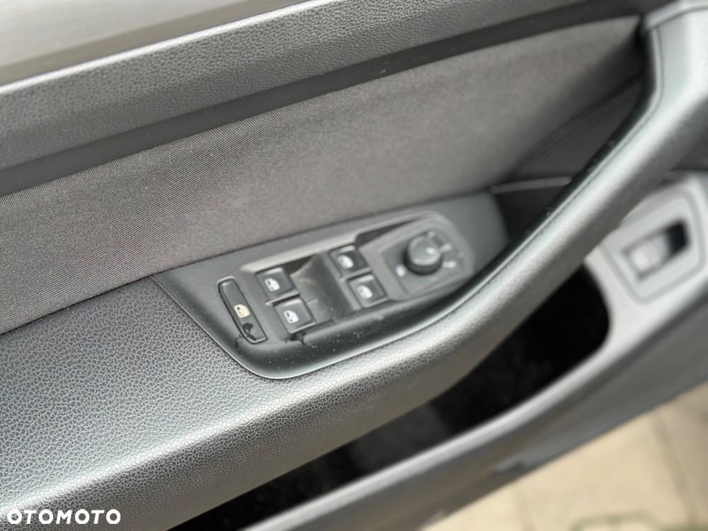 Volkswagen Passat - 16