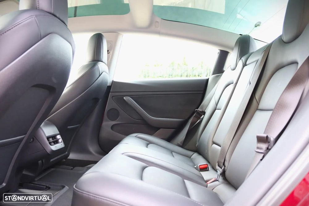 Tesla Model 3 Long-Range Dual Motor AWD - 31