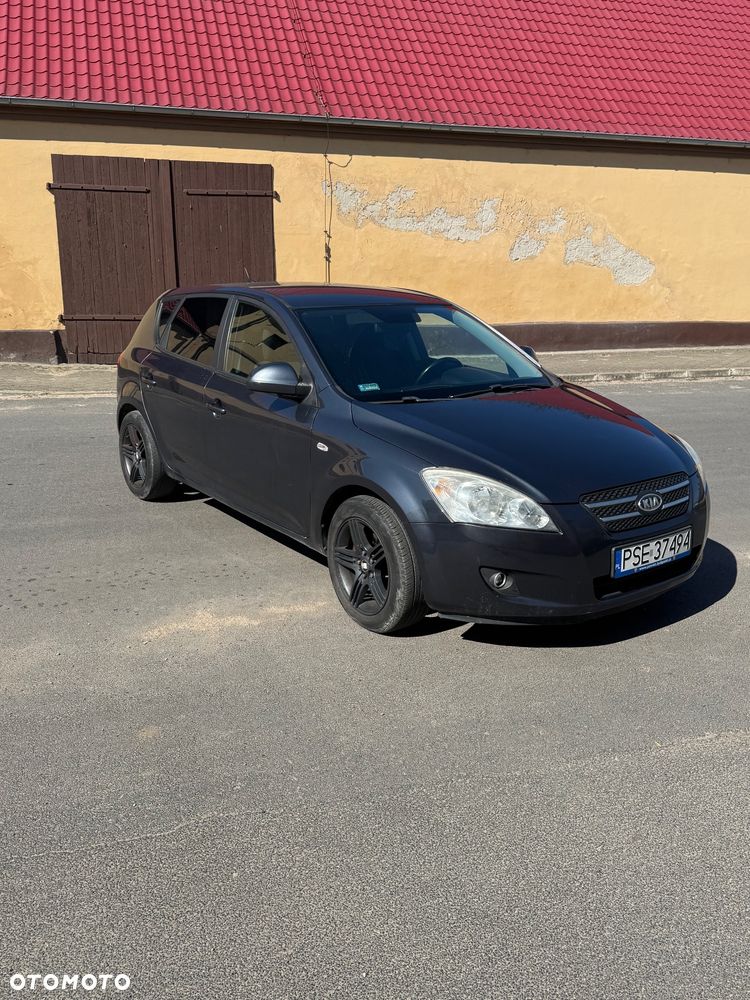 Kia Ceed 1.6 Crdi Comfort - 1