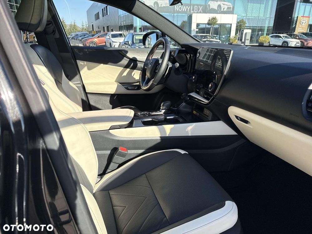 Lexus NX 350h Omotenashi AWD - 9