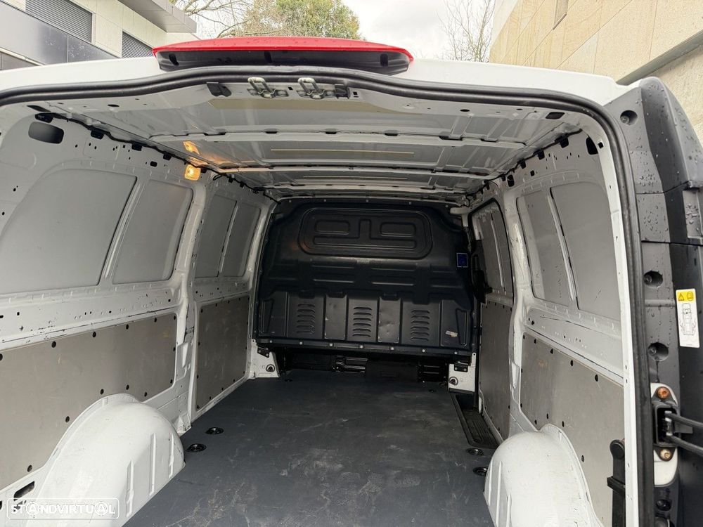 Mercedes-Benz eVito 111 - 14