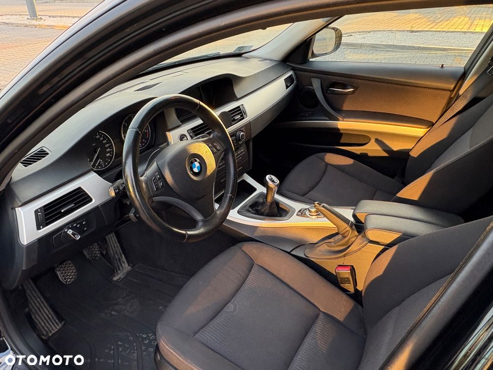 BMW Seria 3 320d Efficient Dynamics - 14