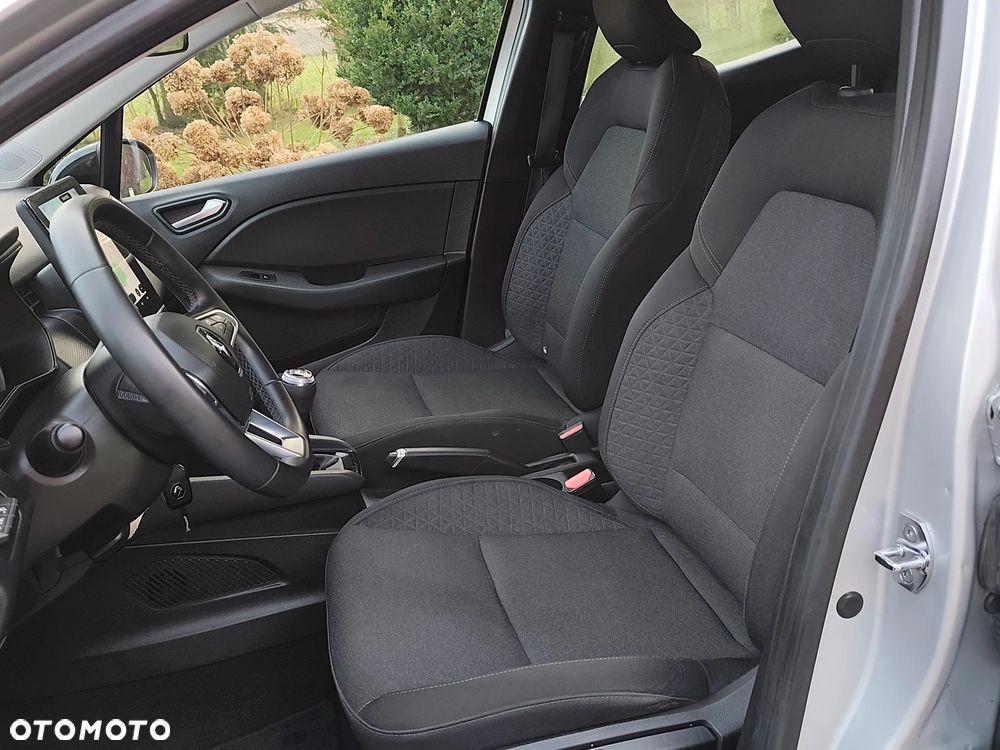 Renault Clio BLUE dCi 100 BUSINESS EDITION - 25