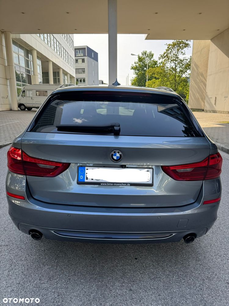 BMW Seria 5 520d Sport Line - 9