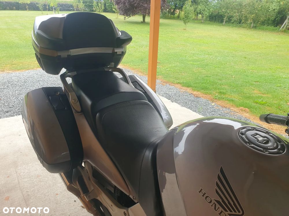 Honda ST - 9