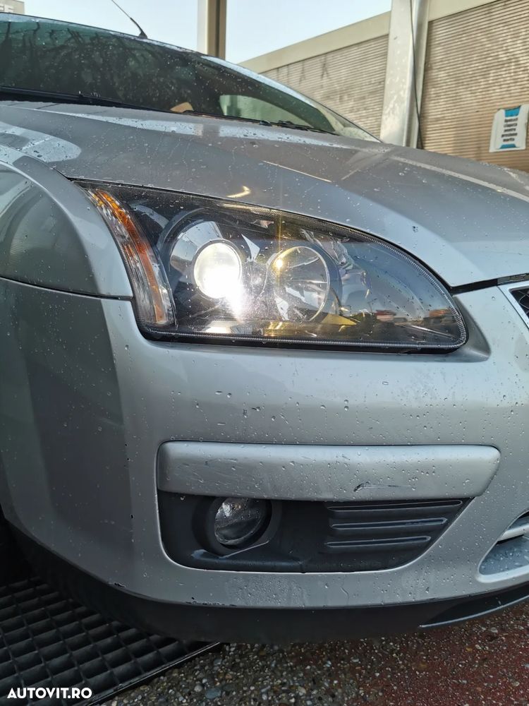 Ford Focus 2.0 TDCI Ghia - 13