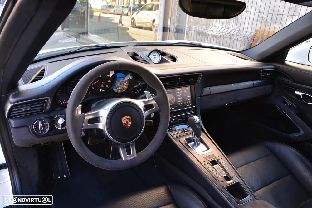 Porsche 911 (991) Carrera 2 GTS PDK - 34
