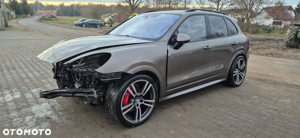 Porsche Cayenne GTS - 1