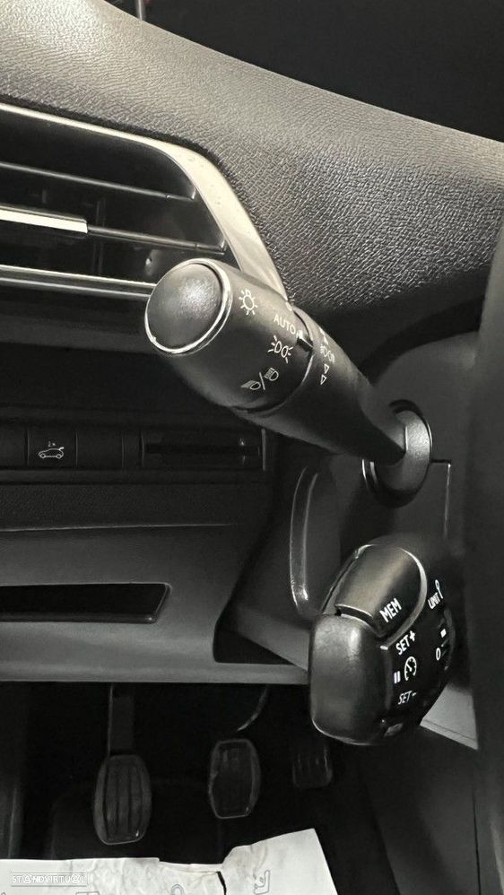 Peugeot 3008 1.2 PureTech Active Pack - 28