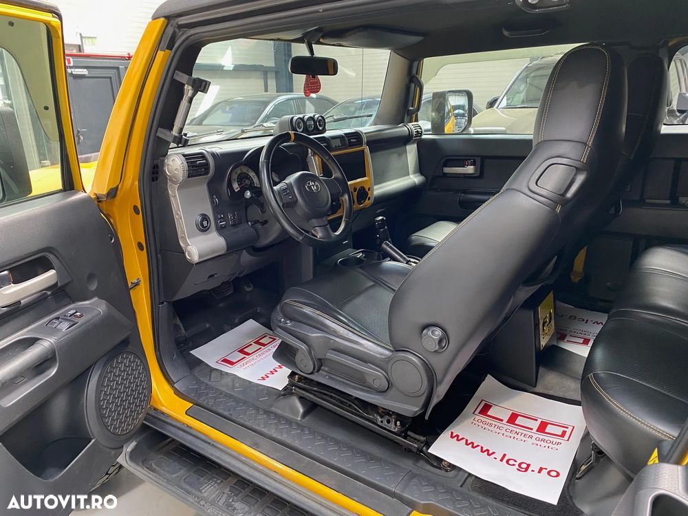 Toyota FJ - 11