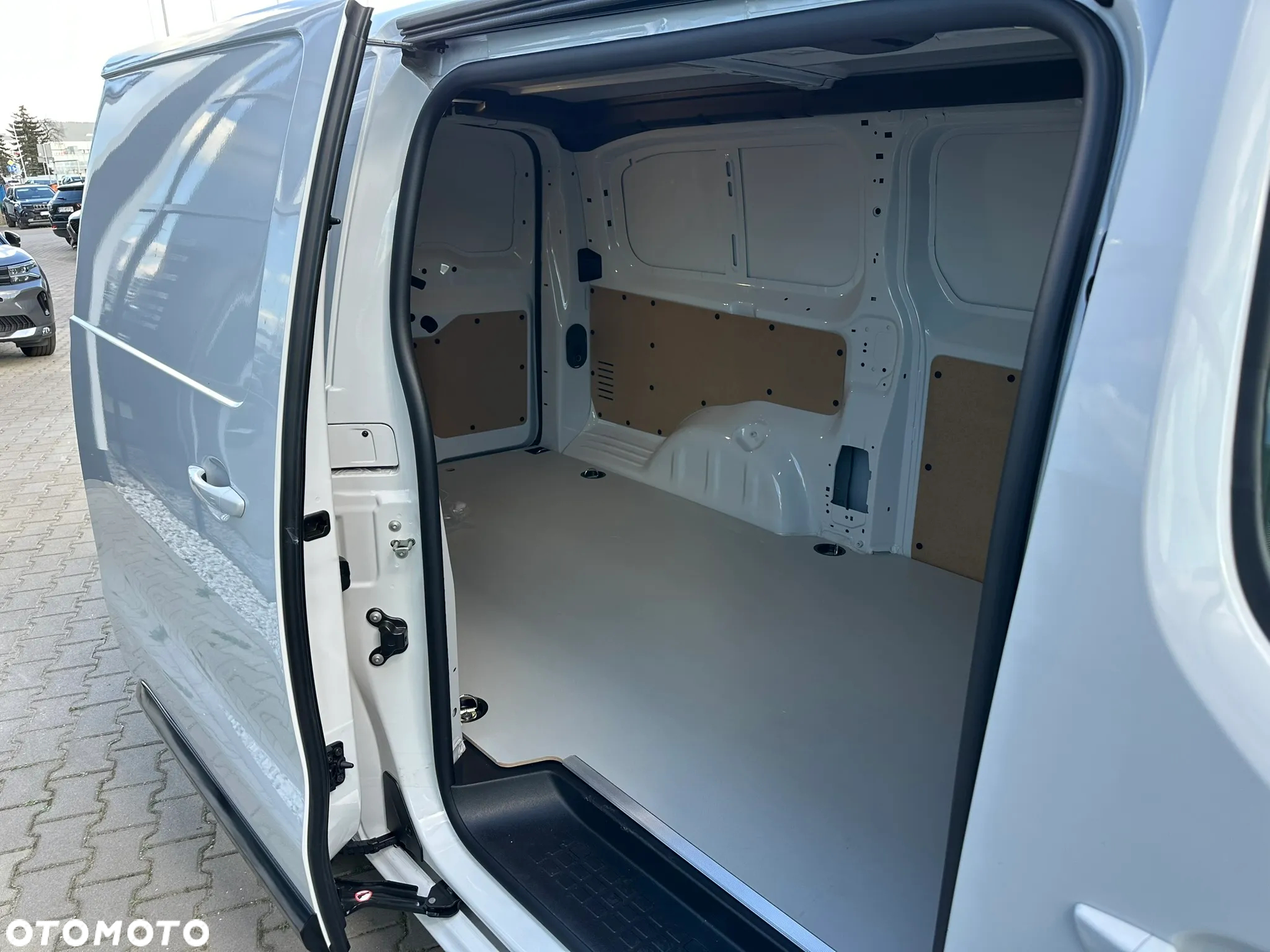 Peugeot Nowy e-Expert Furgon Long 136 KM akumulator 75 kWh - 6
