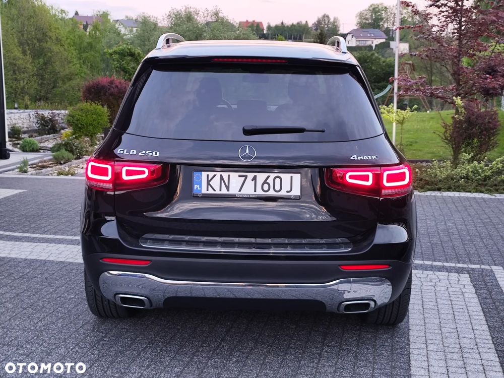 Mercedes-Benz GLB 250 4Matic 8G-DCT Progressive - 10