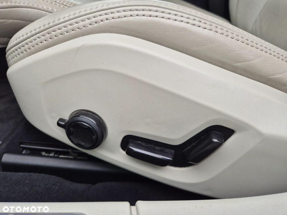 Volvo V90 D4 AWD Geartronic Inscription - 26