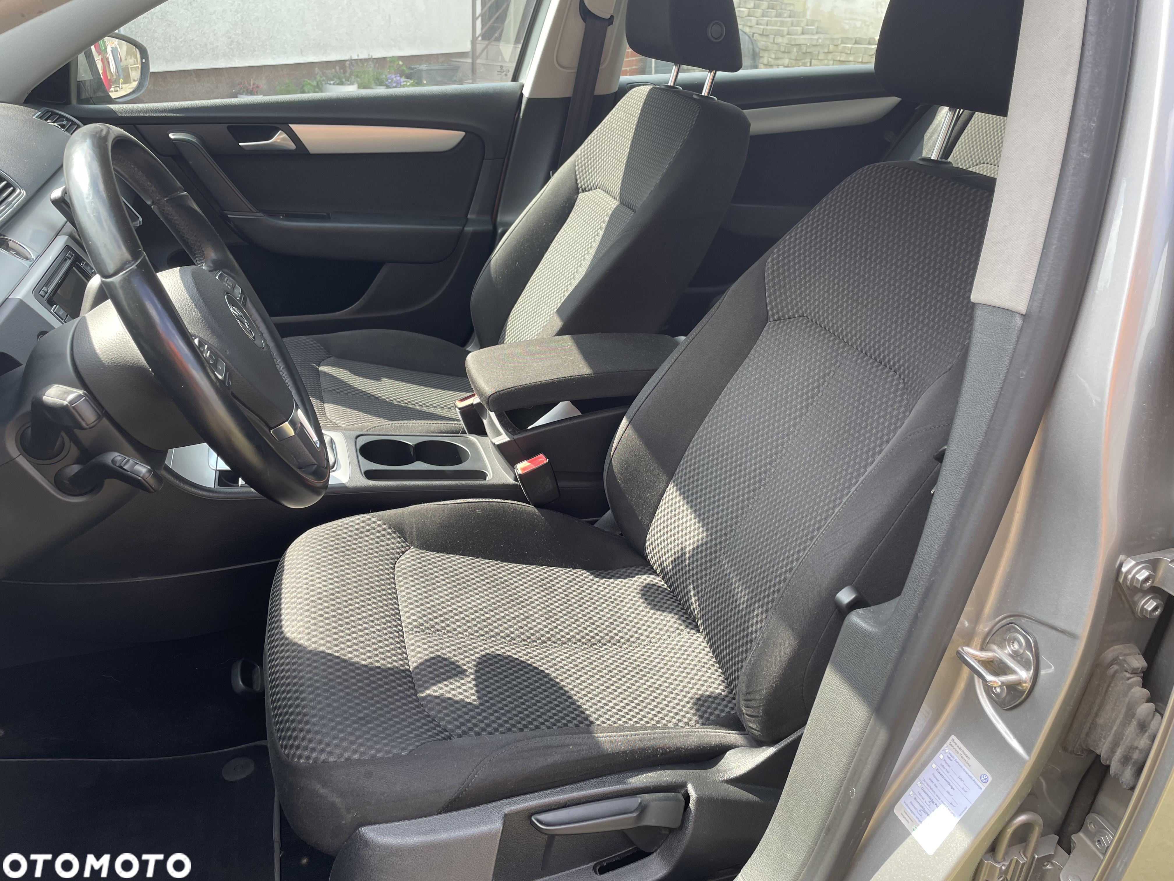 Volkswagen Passat - 21