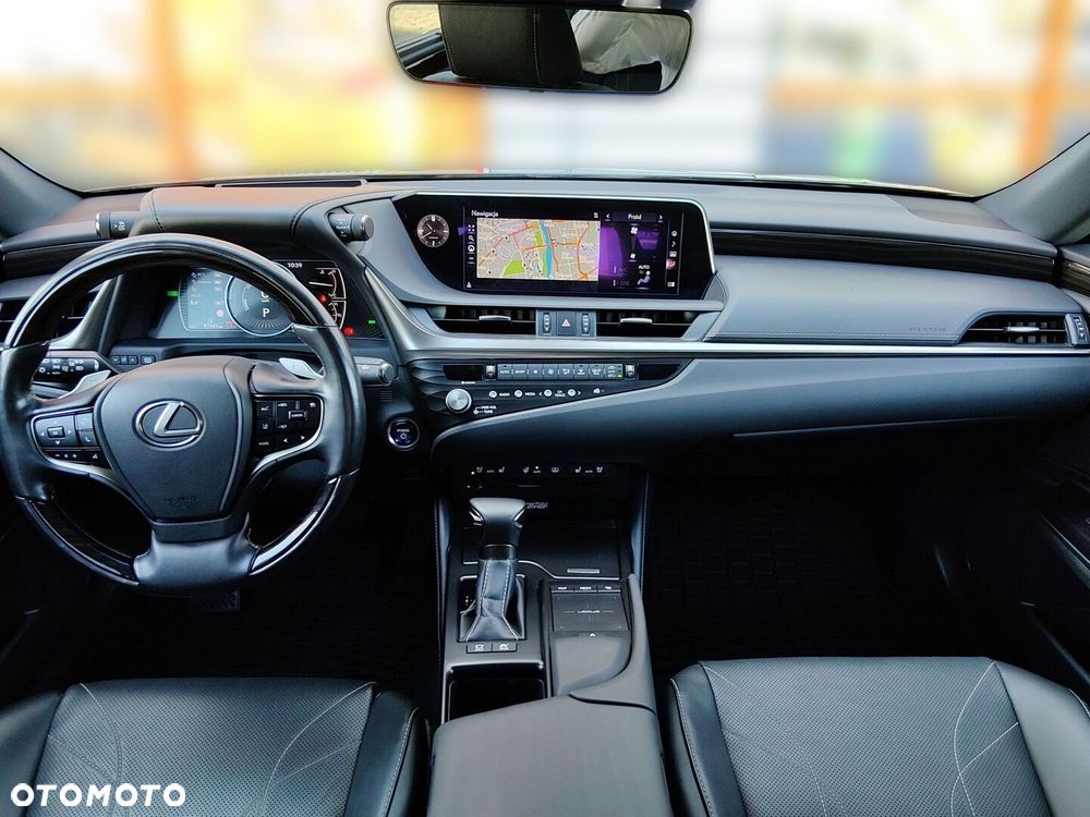 Lexus ES 300h Omotenashi - 11