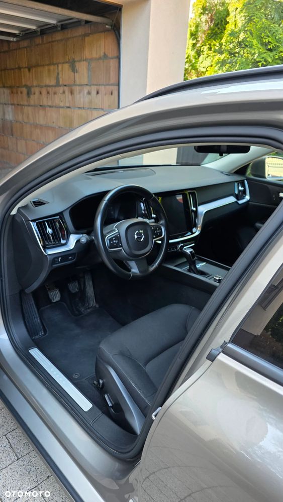 Volvo V60 D4 SCR Momentum - 16