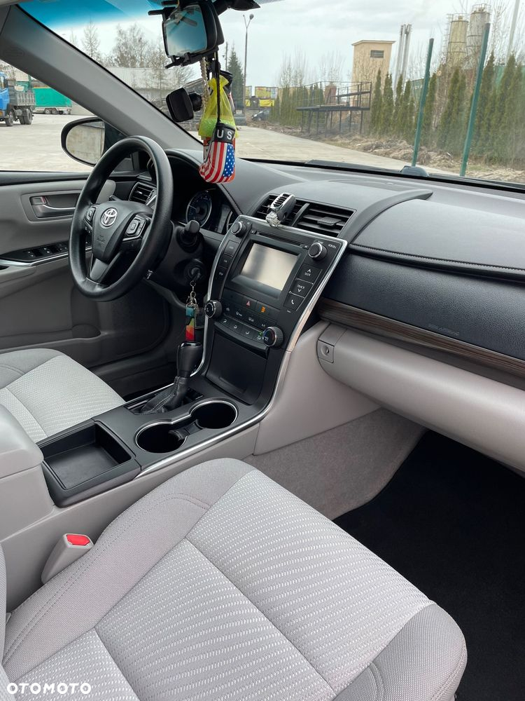 Toyota Camry - 13