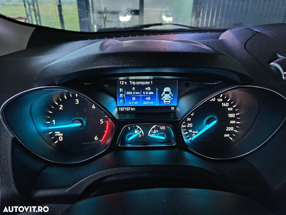 Ford Kuga 2.0 TDCi 2WD Titanium - 6
