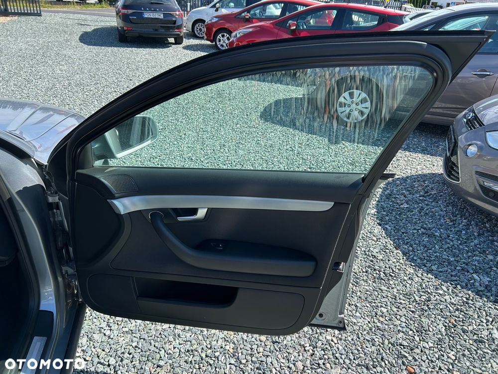 Audi A4 Limousine - 13