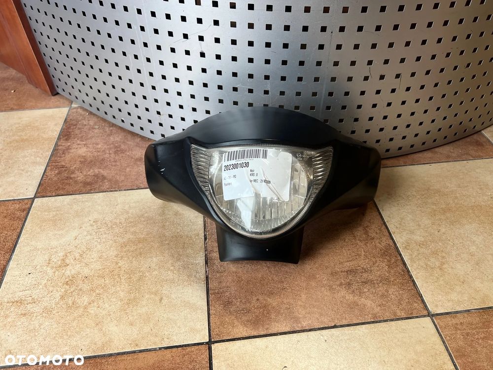 LAMPA CZASZA OBUDOWA  NOSEK SUZUKI SIXTEEN 2007 - 2014 90-5199B - 1