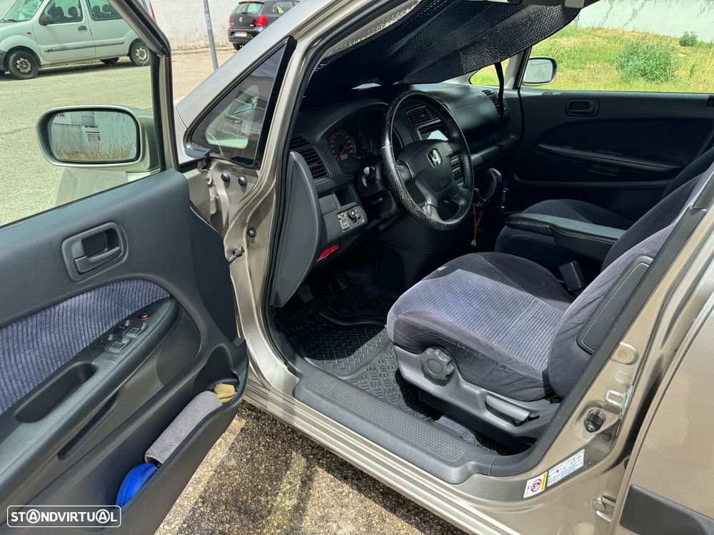 Honda Stream 1.7 ES - 4