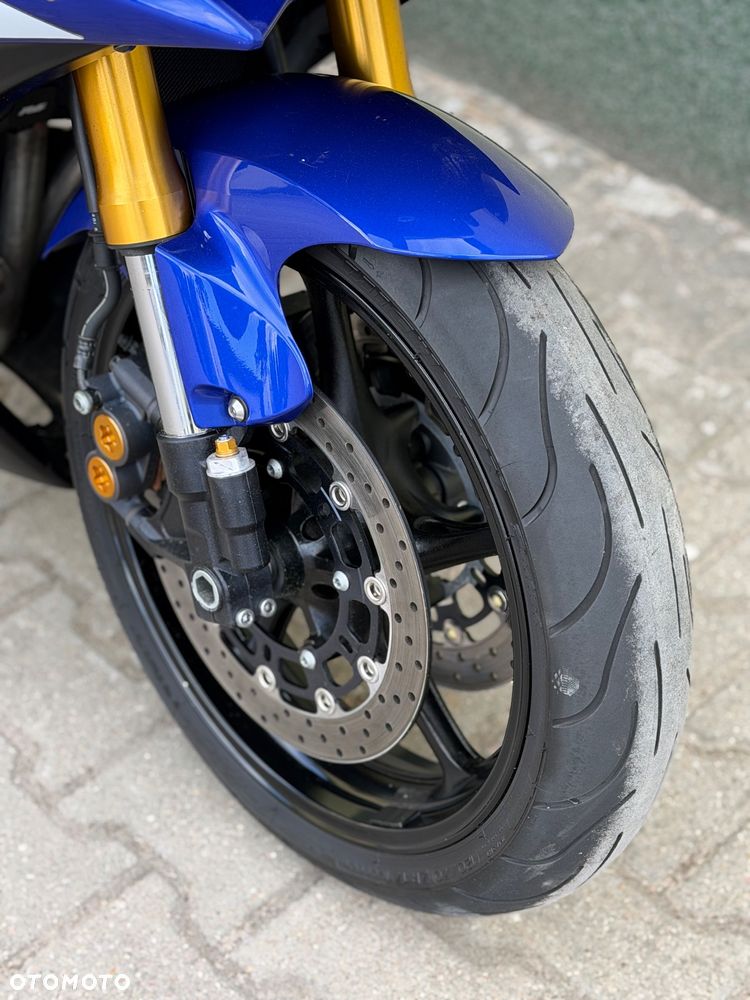 Yamaha R6 - 3