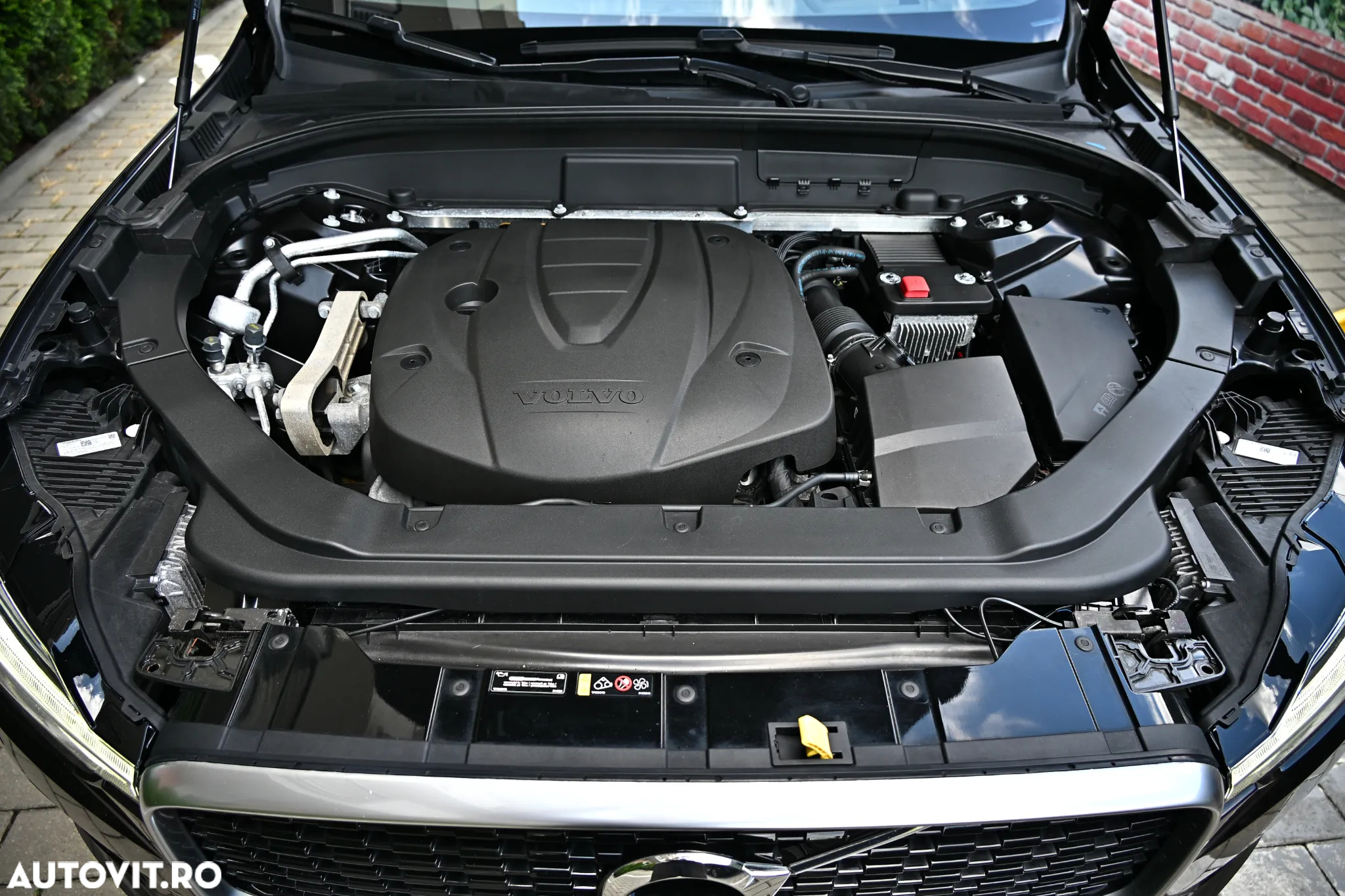 Volvo XC 60 D5 AWD Geartronic RDesign - 40