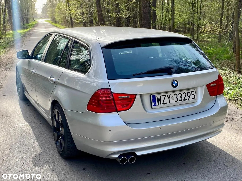 BMW Seria 3 330d DPF Touring - 6