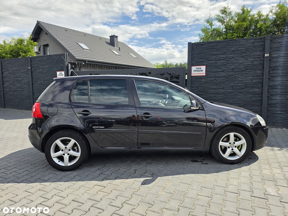 Volkswagen Golf - 5