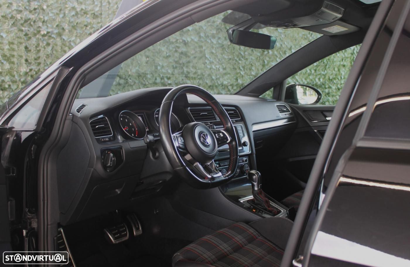 VW Golf 2.0 TSi GTi DSG Performance - 17