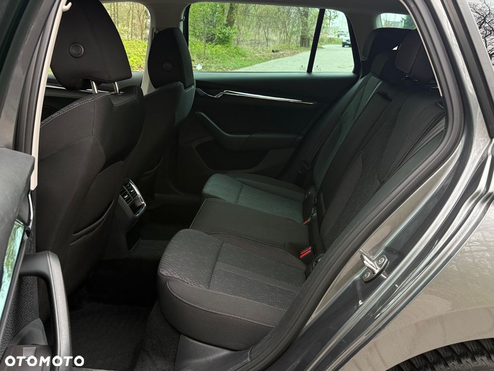 Skoda Octavia 2.0 TDI Style DSG - 7