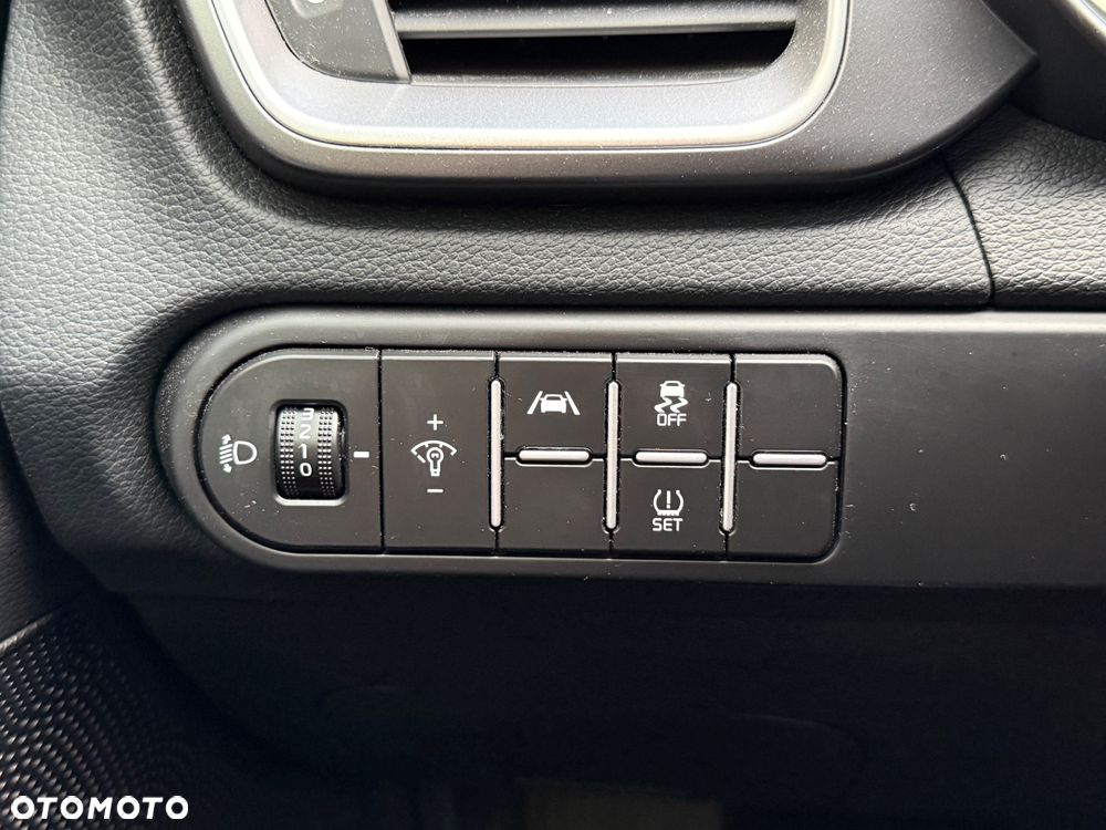 Kia XCeed - 19