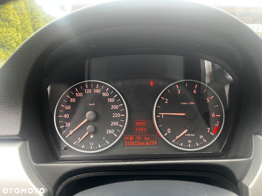 BMW Seria 3 318i - 5