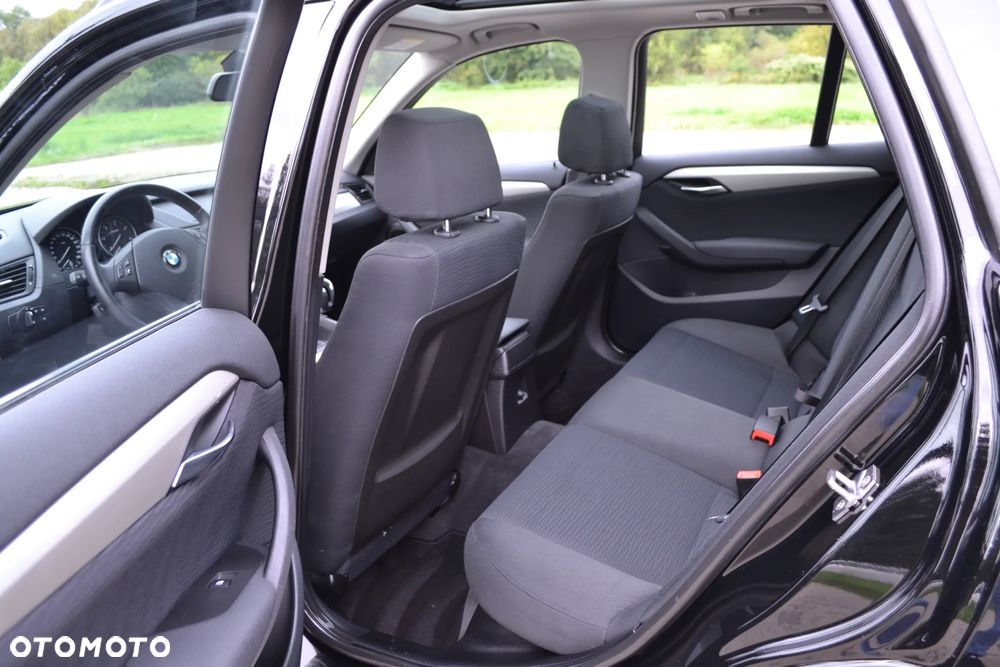 BMW X1 sDrive18d xLine - 16