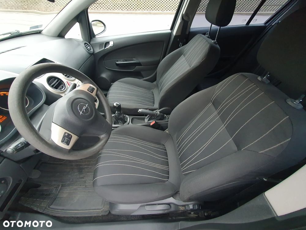 Opel Corsa 1.2 16V Cosmo - 5