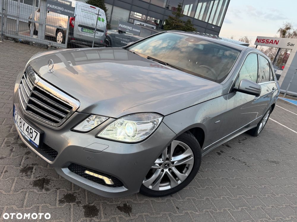 Mercedes-Benz Klasa E 200 CGI BlueEffICIENCY Avantgarde - 1
