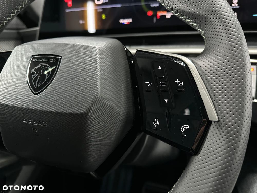 Peugeot 3008 1.2 PureTech mHEV GT E-DCS6 - 26