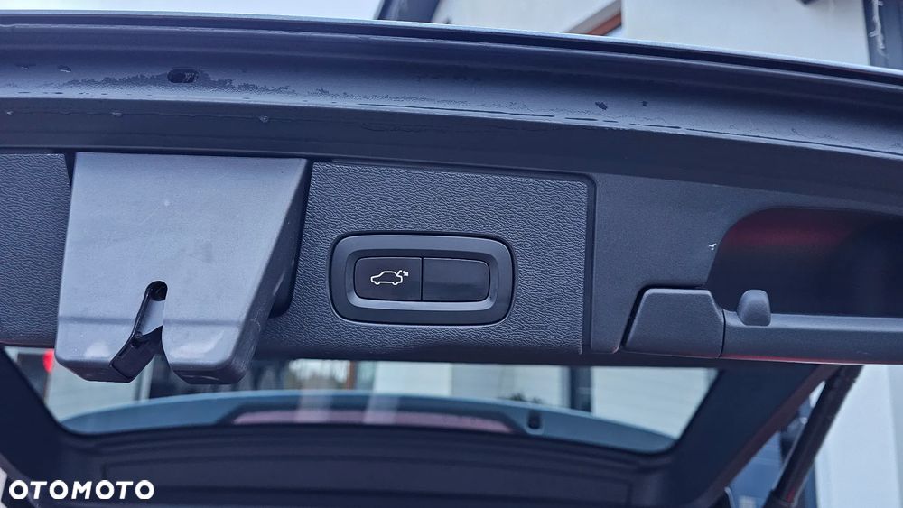 Volvo XC 60 D4 R-Design - 9