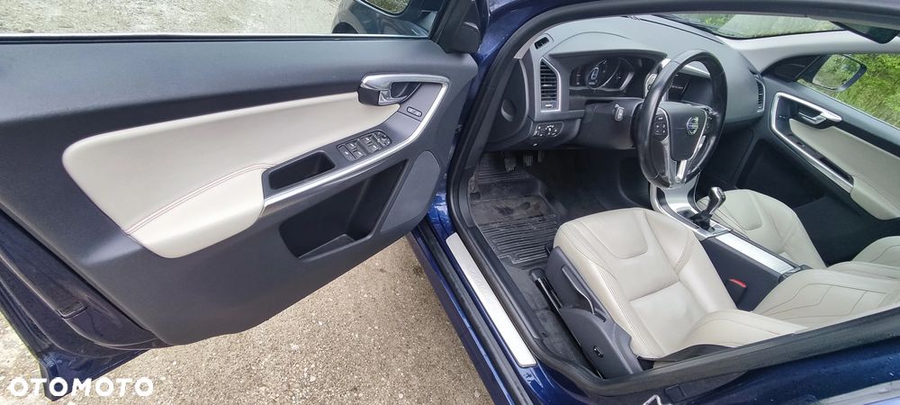 Volvo XC 60 D4 Ocean Race - 8