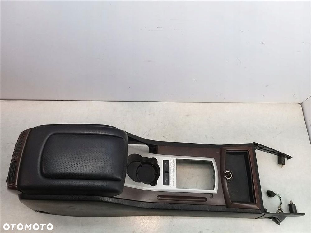 Tunel środkowy podłokietnik Ssang Yong Rexton 2001-2006 PRZED LIFT - 1