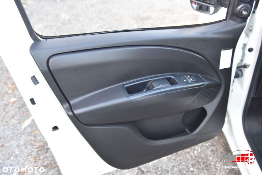 Opel COMBO - 12