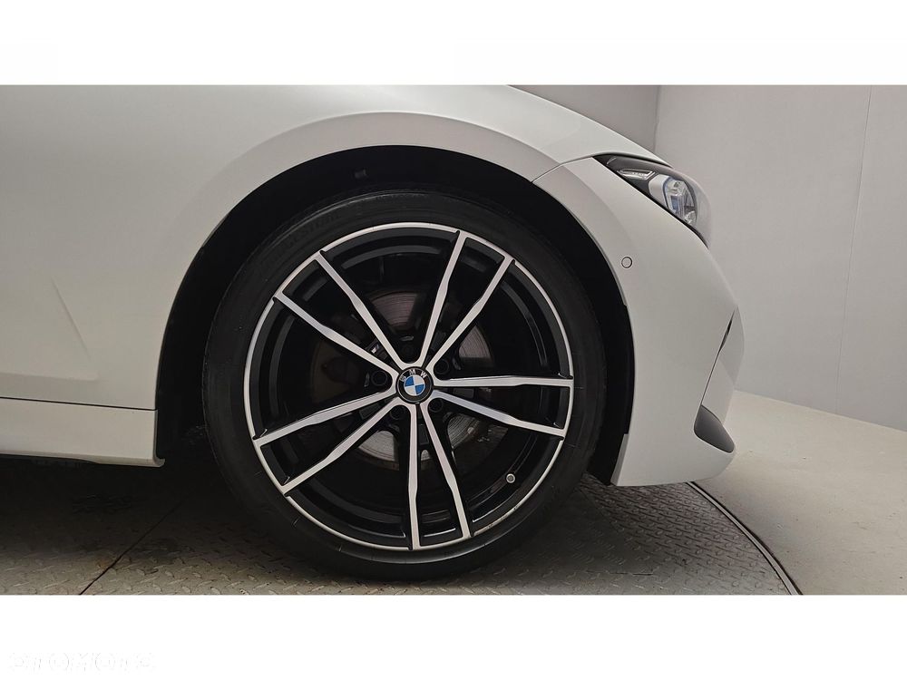 BMW Seria 3 320d xDrive M Sport sport - 25