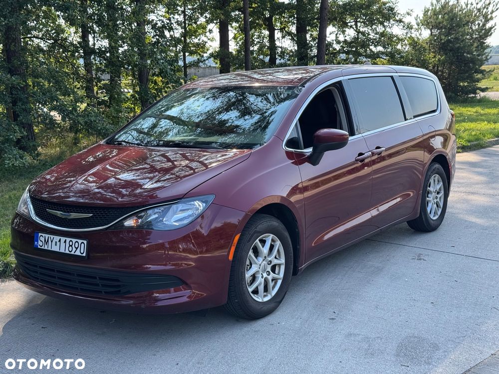 Chrysler Pacifica - 1