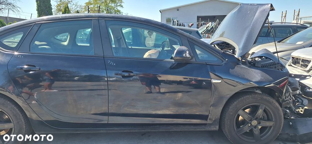 Opel Astra J Sedan Drzwi Przód Przednie Prawe Kod Lakieru Z22X