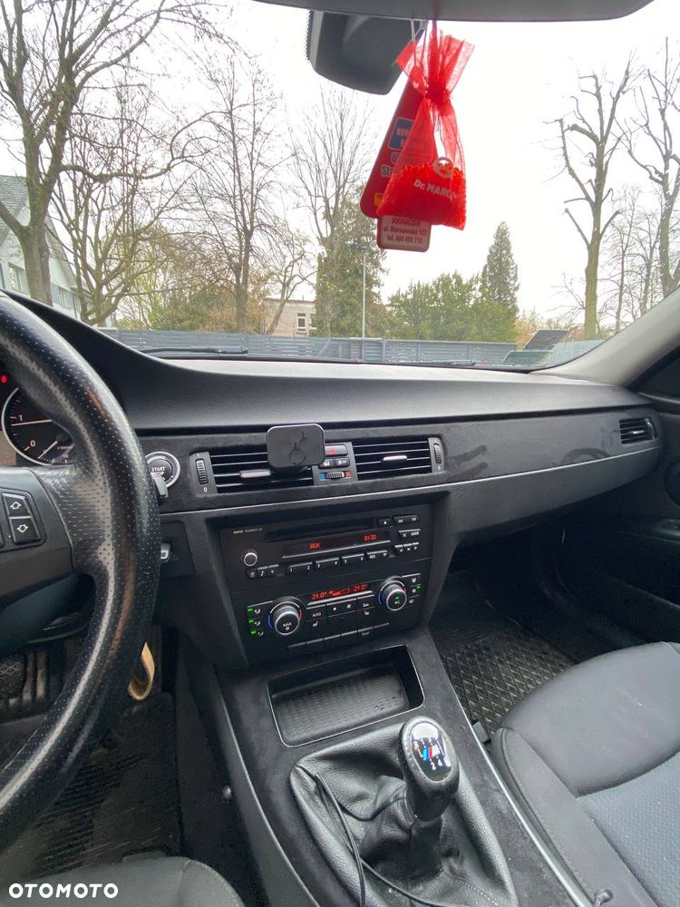 BMW Seria 3 316d - 10